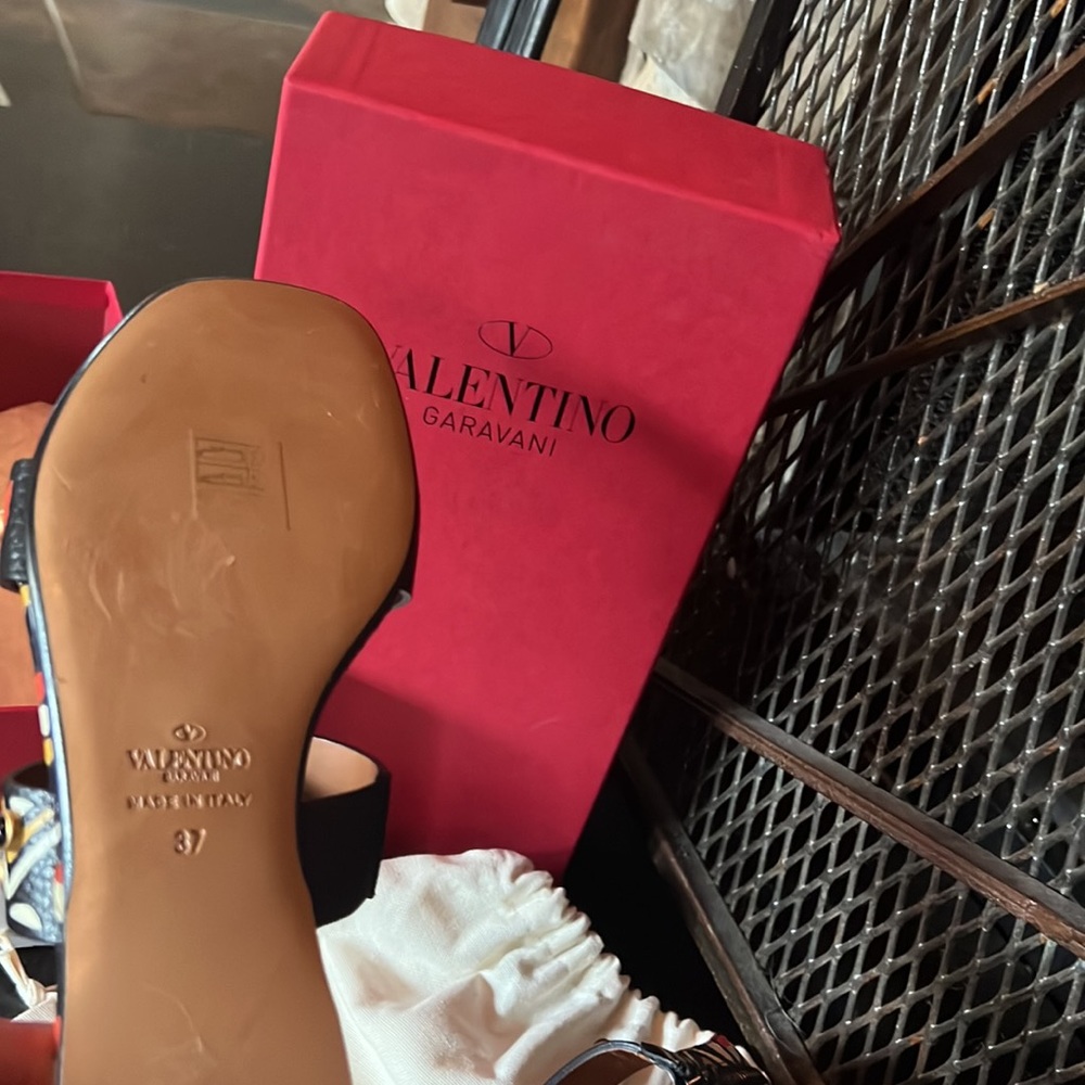 Valentino Sandal NWT SUPER CUTE - Picture 14 of 14